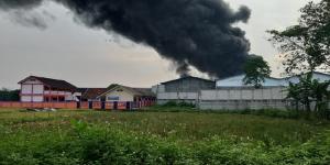 Duar! Warga Berhamburan Dengar Ledakan di Panongan