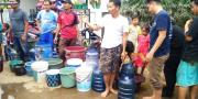 Usai Direndam Banjir, Warga Setu Kesulitan Air Bersih