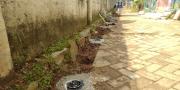 Mahasiswa UMN Pasang Ratusan Biopori, Banjir di Kampung Carang Pulang Berkurang 