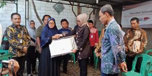 KPU RI Santuni Keluarga KPPS Yang Wafat di Tangsel