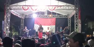 Duet Bareng Band SRO, Bang Pengky Bikin Ngakak Warga Tangerang