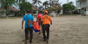 Tenggelam di Karang Bolong, Wildan Tewas