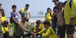 Pulihkan Ekosistem Pesisir Ujung Kulon, Warga Tanam Ribuan Mangrove