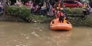 Asyik Main, Bocah Terseret Arus Sungai di Bintaro Tangsel