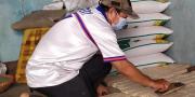 Harga Kedelai Meroket, Pengrajin Tempe di Tangerang Selatan Terpaksa Bikin Susut Ukuran