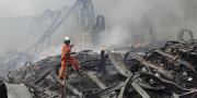 BPBD Masih Kesulitan Padamkan Pabrik Korek Gas Terbakar di Pakuhaji Tangerang