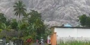 Gunung Semeru Meletus, Warga Panik Hujan Abu Vulkanik dan Kerikil&#160;