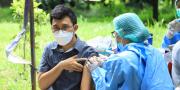 Meski Libur Akhir Tahun, Nakes di Tangerang Tetap Layani Vaksinasi Covid-19
