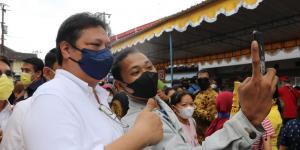 Operasi Pasar di Salatiga, Jateng, Airlangga Hartarto Disambut Histeris Emak-emak
