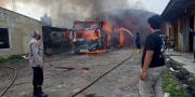 Bus Ludes Terbakar di Cisoka Tangerang, Kerugian Ratusan Juta