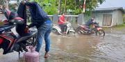 Segera Lakukan Hal Ini Jika Sepeda Motor Mogok karena Banjir