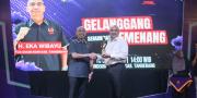 Bangun Sport Center dan 29 Stadion Mini, KONI Kabupaten Tangerang Beri Bupati Zaki Penghargaan