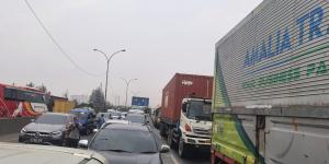 Parah, Tol Tangerang-Merak Macet Panjang hingga 5 KM