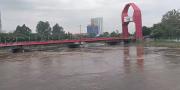 Sungai Cisadane Tangerang Meluap Usai Hujan Deras