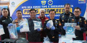 Petugas Keamanan di Cikupa Tangerang Ditangkap, Terima 1,2 Kg Paket Sabu Asal Kamerun