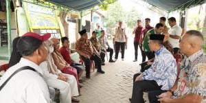 Sambangi Rumah Petugas KPPS Meninggal, Pj Bupati Tangerang Beri Santunan