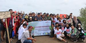 Peduli Lingkungan, Komunitas Kejar Mimpi CIMB Niaga Tanam Mangrove di Tanjung Pasir Tangerang&#160;