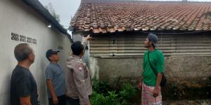 Pemuda Kepergok Mencuri di Warung Sembako Pondok Aren Tangsel Diamuk Warga