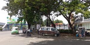 Sopir Angkot Sebut Rute ke Mal Metropolis Tangerang Sepi Penumpang