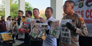 Artis Jonathan Frizzy Sudah 6 Kali Pesan Vape Isi Obat Keras ke Bandar di Malaysia