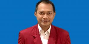 Menulis Skripsi di Tengah Tumpukan Berkas Negara