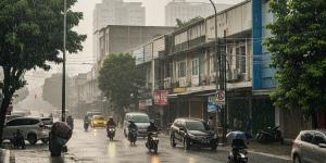 Minggu Ini Kota Tangerang Berpotensi Dilanda Cuaca Ekstrem, Waspada Banjir dan Sambaran Petir