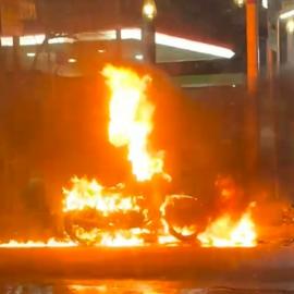 Motor Pedagang Bensin Eceran Ludes Terbakar Usai Isi BBM di SPBU Cisoka