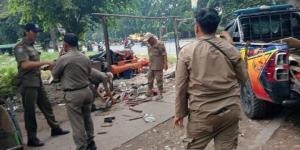 Bangunan Liar dan PKL di Sekitar Mall Balekota Dibongkar Satpol PP 