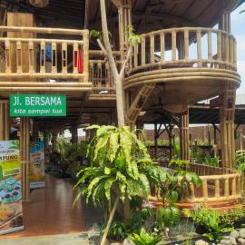 Restoran Kampung Kecil Cabang Paramount Petals Dibuka, Hadirkan Nuansa Kuliner Nusantara Bernuansa Alam