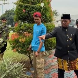 Ngonten Tanaman, Wali Kota Tangerang Diserbu Netizen Minta Segera Urus Jalan Rusak