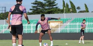 Tantangan Berat! Carlos Pena Akui Kualitas Pemain Asing Bhayangkara, Minta Persita All Out