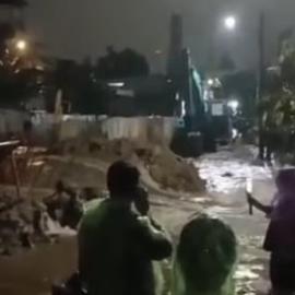 Tanggul Jebol, Ratusan Rumah di Pondok Kacang Permai Tangsel Terendam Banjir
