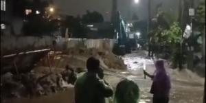 Tanggul Jebol, Ratusan Rumah di Pondok Kacang Permai Tangsel Terendam Banjir