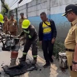 Dinas PUPR Klaim Sudah Perbaiki 1.024 Titik Jalan, Sachrudin Masih Temukan Kerusakan saat Sidak